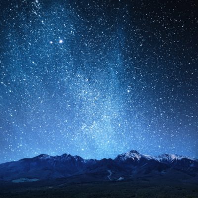 宇宙エコロジーの視点で心と体、暮らしの調和を表したウェルネスな暮らしのイメー